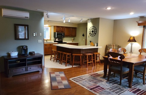 Medford Casa | Charming house on wooded acreage 1/4 mi from Sackett Lk in Medford with WiFi, AC