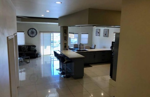 Lomas de Valle Verde Casa | Charming House With Beautiful City View