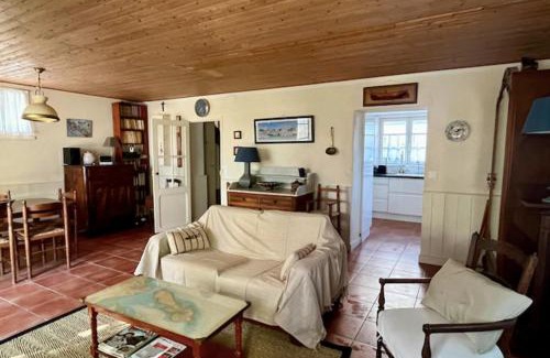 Ars-en-Re Casa | Charming house with garden near the port
