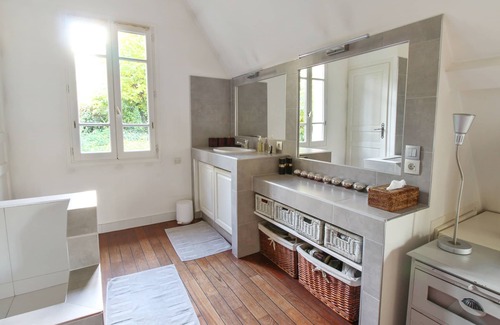 Sevres Casa | Charming house with garden in Sèvres - Welkeys