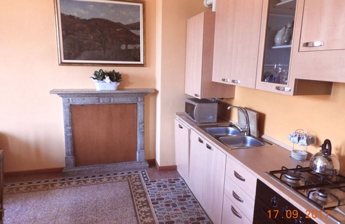 Pettenasco Apartamento | Encantadora casa con jardín cerca del romántico lago de 0rta, para 6 personas.