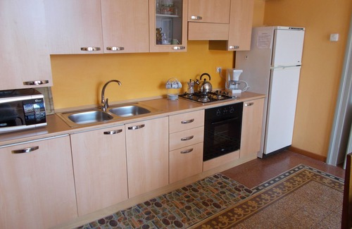 Pettenasco Apartamento | Encantadora casa con jardín cerca del romántico lago de 0rta, para 6 personas.