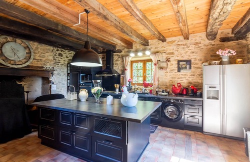 Anlhiac Casa | Casa con encanto con piscina y vistas al valle en Anlhiac