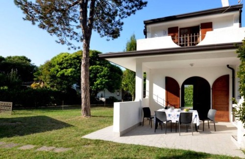 Bibione Lido dei Pini Villa | Encantadora casa con jardín privado
