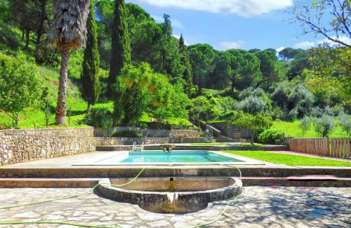 Sao Joao Batista Casa | Charming House with Shared Pool in Porto de Mós.