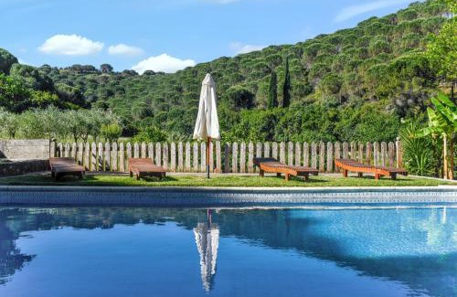 Sao Joao Batista Casa | Charming House with Shared Pool in Porto de Mós.