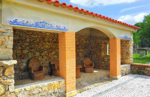 Sao Joao Batista Casa | Charming House with Shared Pool in Porto de Mós.