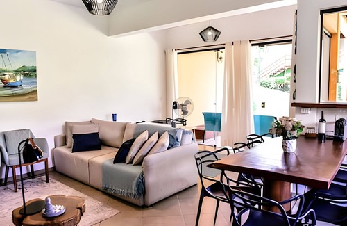 Tesouro da Colina Condominio | Charming house with sea view in Ilhabela