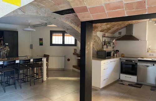 Juia Casa | Charming house with swimming pool in the heart of a village 15 minutes from Girona.