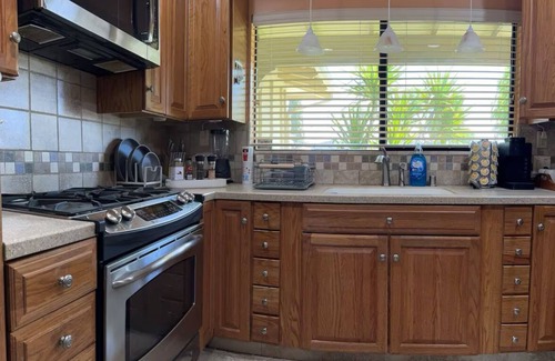 Bakersfield Casa | Charming house with Pool, AC, Heater and WiFi in beautiful Bakersfield