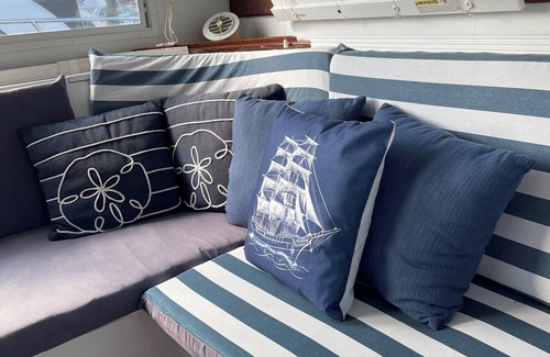 Sanford Alquiler De Eote | Charming houseboat in pleasant Sanford with WiFi, AC