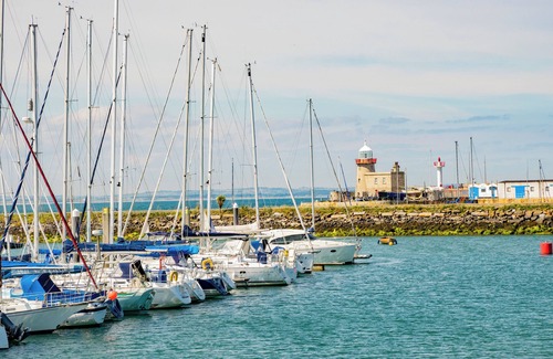 Howth Apartamento | Charming Howth Marina Retreat