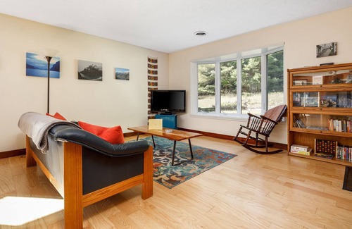 Maple City Cabina | 🍄 Charming Hygge 2BDR Cabin in Leelanau County ➠ 4889