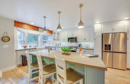 Sagle Casa | Charming Idaho Home w/ Hot Tub, Near Beaches!