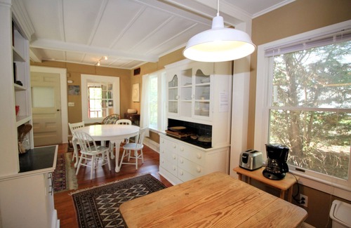 Wellfleet Casa | Encantadora cabaña 2BD en la ciudad: a pie de la calle principal y el puerto