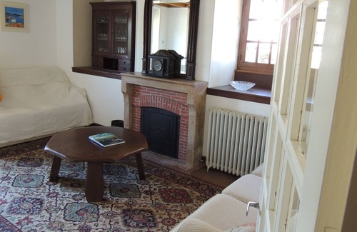 Commarin Casa | Charming individual house 170 m², enclosed garden, view of rolling Auxois hills.