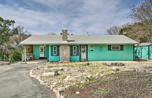 Ingram Casa | Charming Ingram Home with Yard and Furnished Patio!