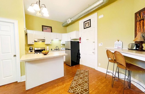 Paris Apartamento | Apartamento encantador y acogedor en el centro histórico de París, Ky. Se admiten perros :)