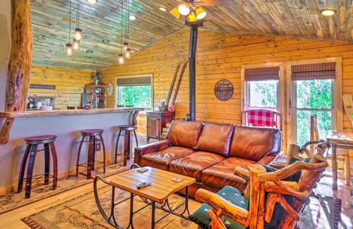 Indian Mountain Casa | Charming Jefferson Retreat with Deck and Grill!