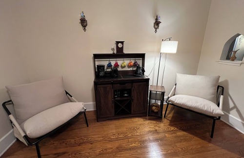 Tire Hill Casa | Charming Johnstown Getaway - 3BR Home with AC, WiFi & Private Creek Access