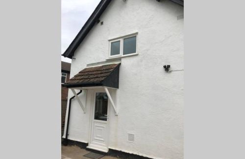 Northwich Casa | Charming just renovated 2 bed cottage in the centre of village