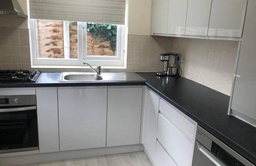 Northwich Casa | Charming just renovated 2 bed cottage in the centre of village