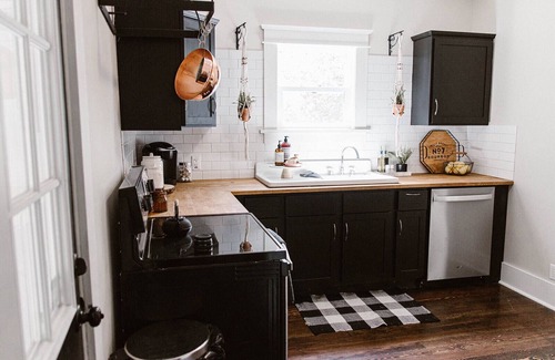 Eastwood Casa | Charming Kalamazoo Bungalow-5 min from downtown