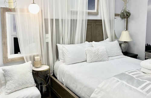 Inner Richmond Casa | Charming King Newly Remodeled Studio Surrounded by Hundreds of Restaurants