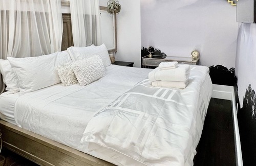 Inner Richmond Casa | Charming King Newly Remodeled Studio Surrounded by Hundreds of Restaurants