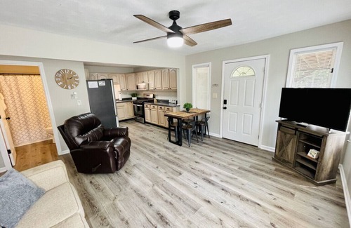 Gilbertsville Condominio | Charming KY Lake Condo!