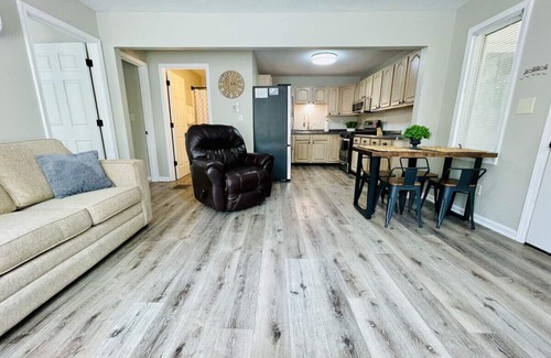 Gilbertsville Condominio | Charming KY Lake Condo!