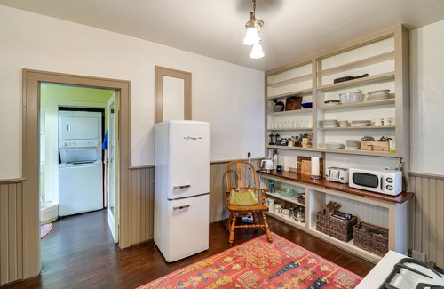 La Conner Casa | Charming La Conner Vacation Home w/ Fireplace!
