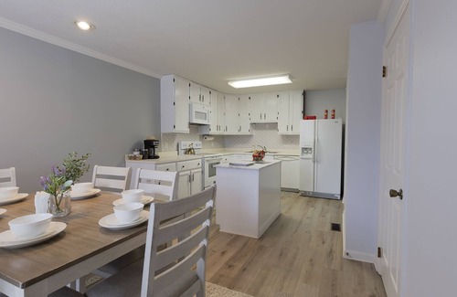 Lafayette Condominio | Charming Lafayette Condo: Cozy Retreat in Indiana