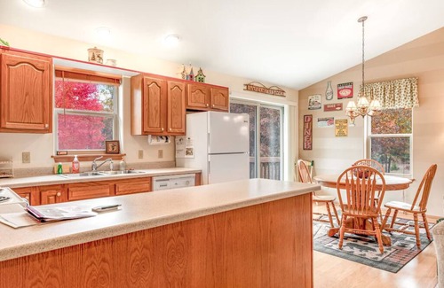 Rome Casa | Charming Lake Arrowhead/Sand Valley Golf Cabin Retreat