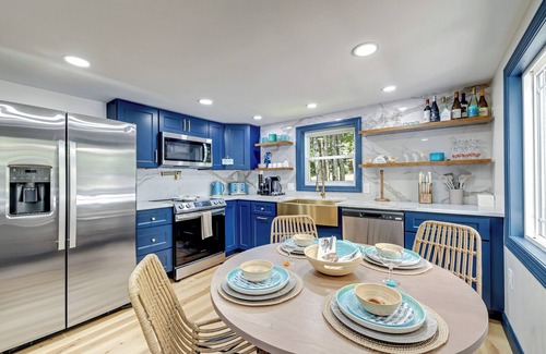 Briar Crest Woods Casa | Charming /Lake/Kayak/Firepit/Hot tub/Pets