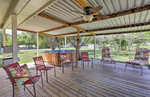Canyon Lake Casa | Charming Lake Retreat with Patio and Boat Parking!