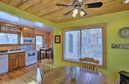 Lake Ripley Cabaña | Charming Lake Ripley Cottage w/ Water View!