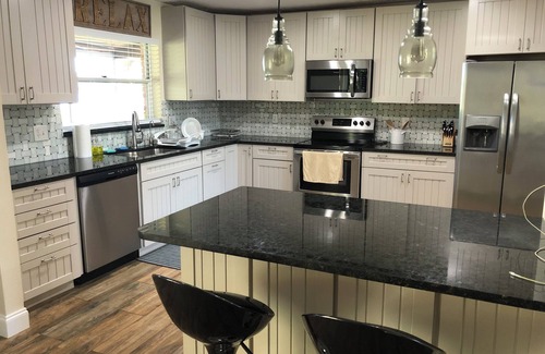 Odessa Casa | Charming lakefront 4-bedroom house, sleeps 10 adults. Come and Relax