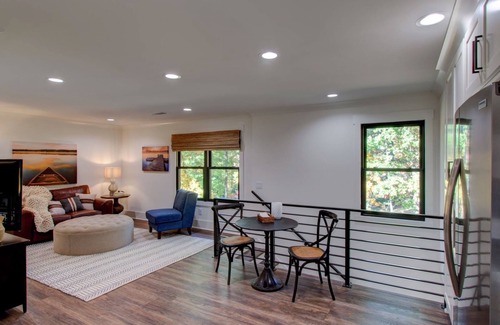 Reed Creek Apartamento | Charming Lakefront Apartment