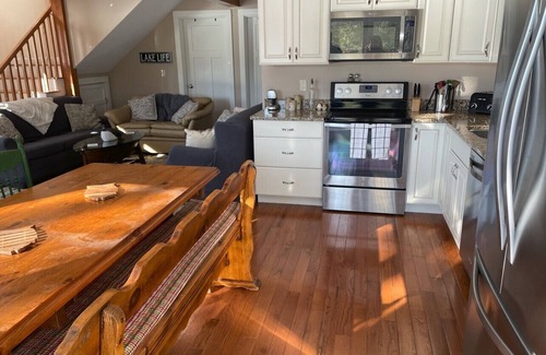 Mirror Lake Cabaña | Charming Lakefront Cottage on Winter Harbor – Your Perfect Escape