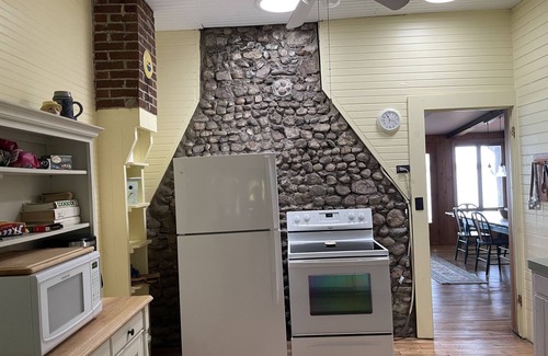 Alden Cabaña | Charming Lakefront Cottage on Torch Lake - walking distance to Alden