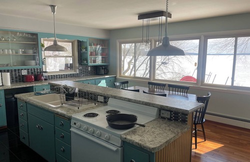 Crandon Cabaña | Charming Lakefront Retreat in Crandon w/ Private Dock