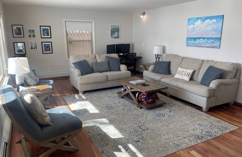 Crandon Cabaña | Charming Lakefront Retreat in Crandon w/ Private Dock