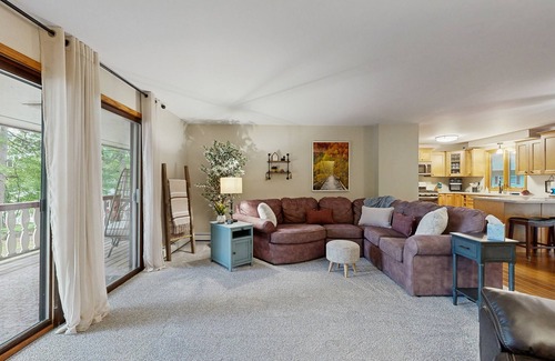 Arbor Vitae Casa | Charming Lakefront home w/ dock, gas grill, fire pit, on ATV/Snowmobile trail