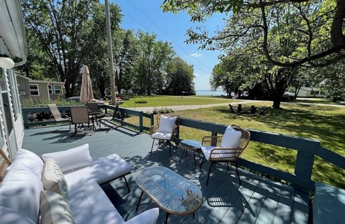 Alburg Cabaña | Charming Lakeside 2-bedroom cottage in lovely Alburgh, VT