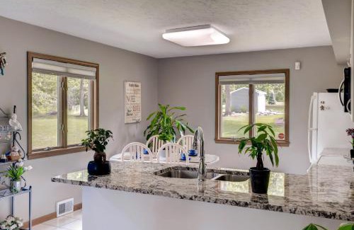 Lewiston Apartamento | Charming Lewiston Apt 10 Miles to Niagara Falls!