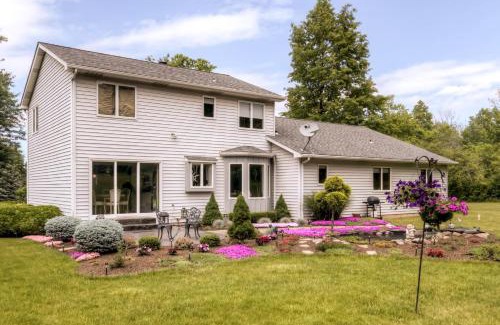 Lewiston Apartamento | Charming Lewiston Apt 10 Miles to Niagara Falls!
