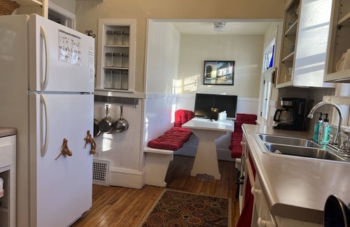 East Harriet Casa | Charming Linden Hills Cottage steps from Lake Harriet & Lake Bde Maka Ska