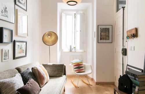 Santo Amaro Apartamento | Charming Lisbon Home with Terrace St Amaro