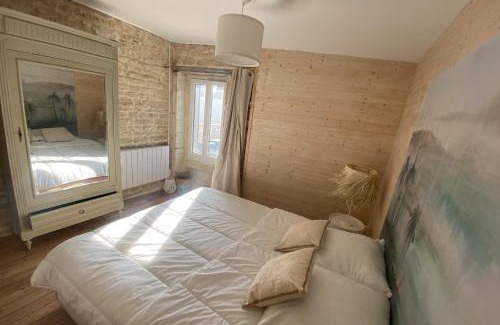 Luc-sur-Mer Casa | Charming little house with exposed stonework